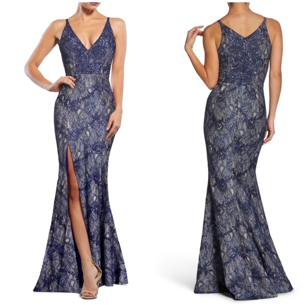 Dress the Population Blue Iris Plunging Lace Gown- Size Medium